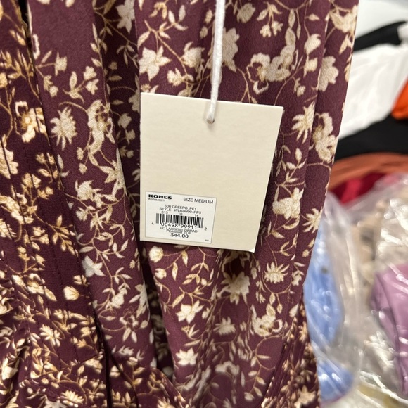 Lauren Conrad NWT Burgundy Floral Blouse - Picture 4 of 6
